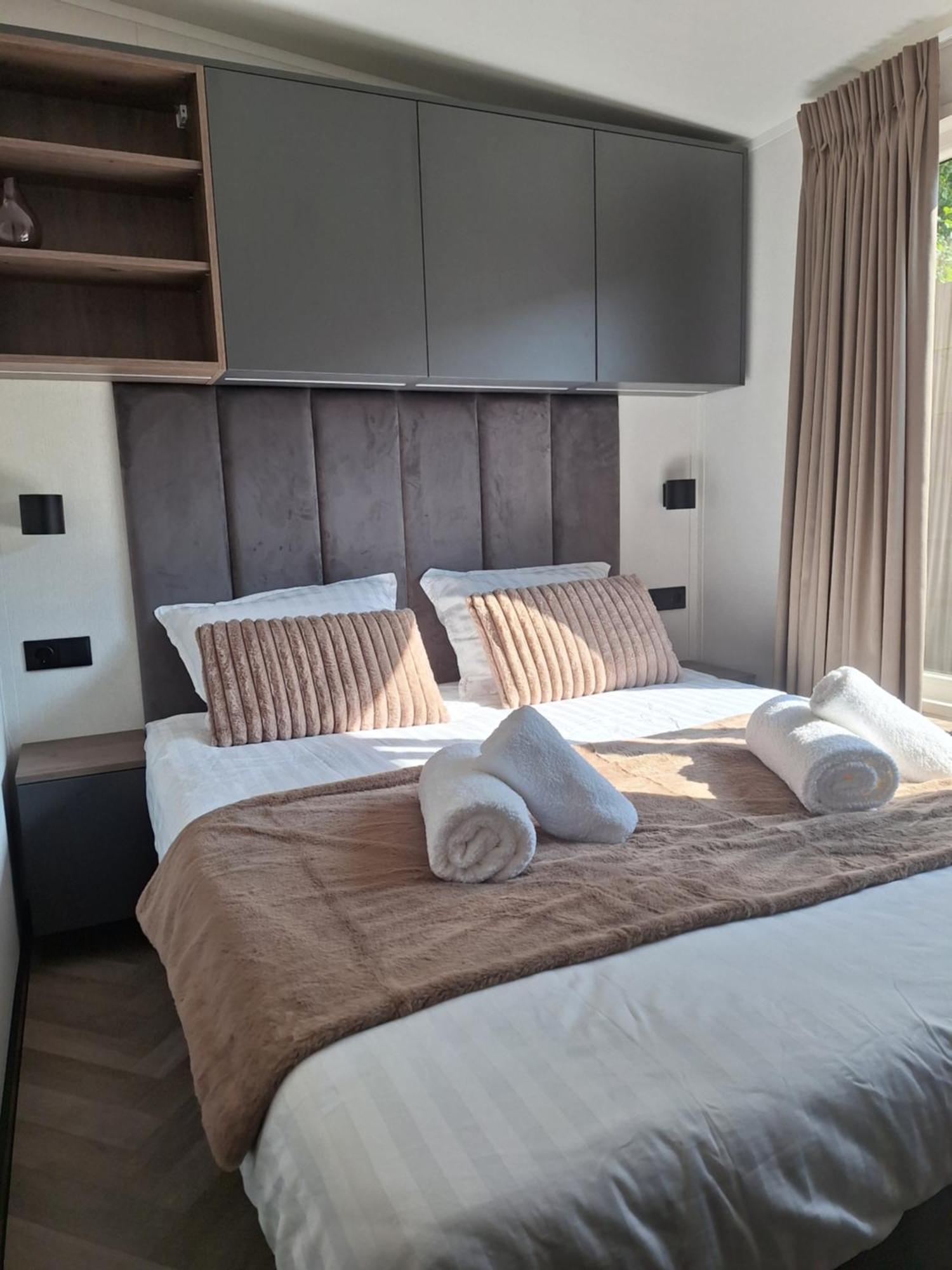 'Relax Lodge Sea' - Wellness Lodge In Zeeland - Private Sauna - Airco - Garden - Outdoor Swimming Pool - Free Wifi, Towels & Bed Linen Heinkenszand Kültér fotó